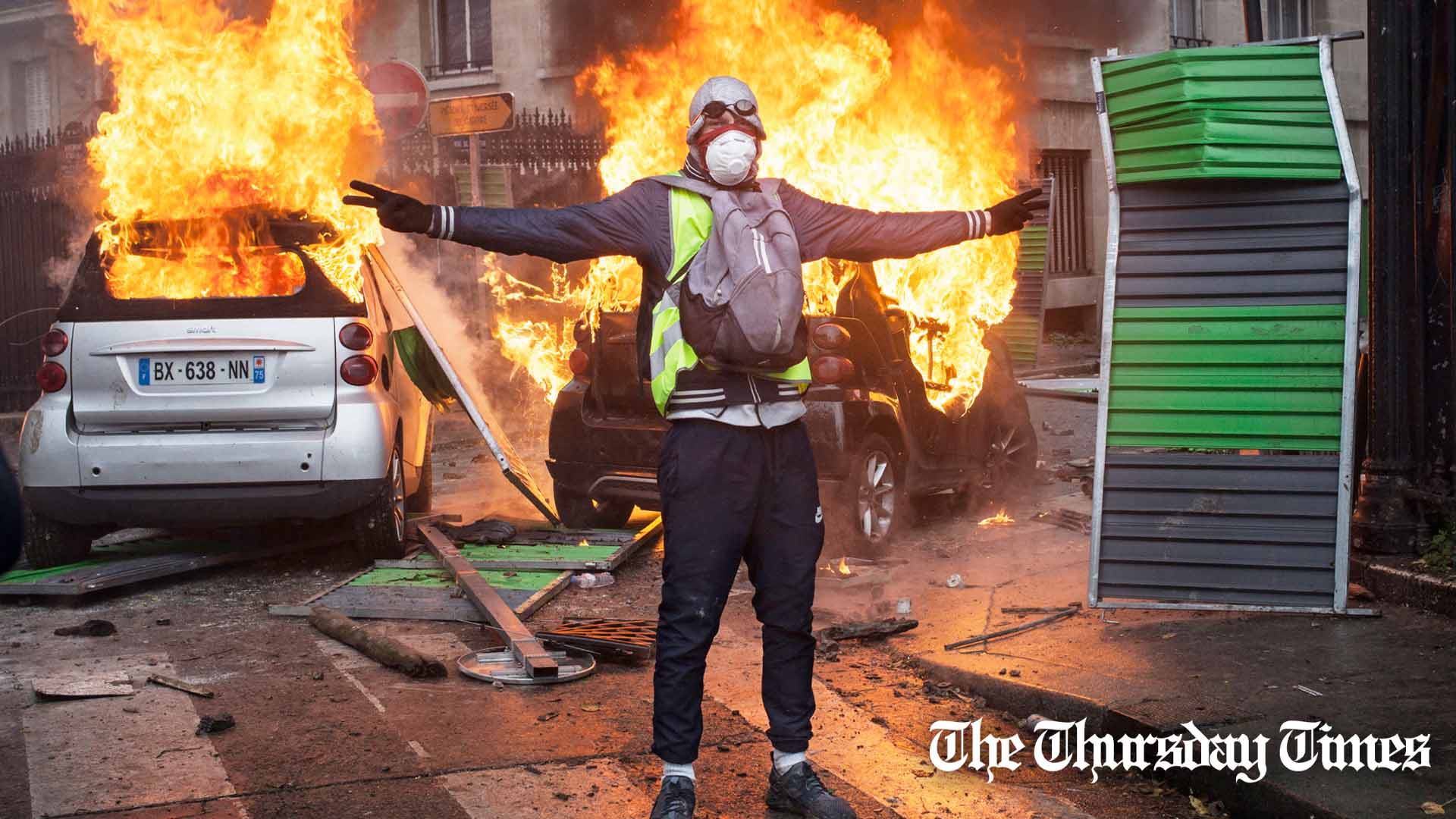 Protesters clashes with riot police in Paris. — Etienne De Malglaive/Getty